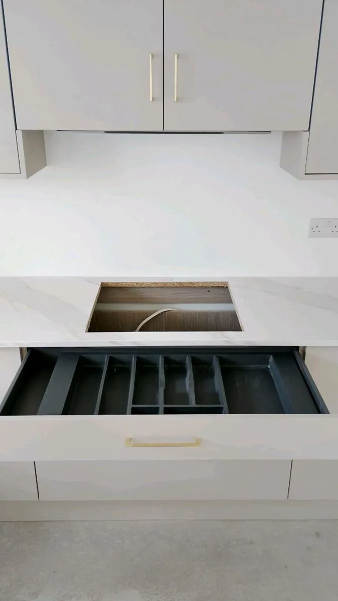 Cashmere Kitchen Cabinets, brand new. To collect! - Image 4