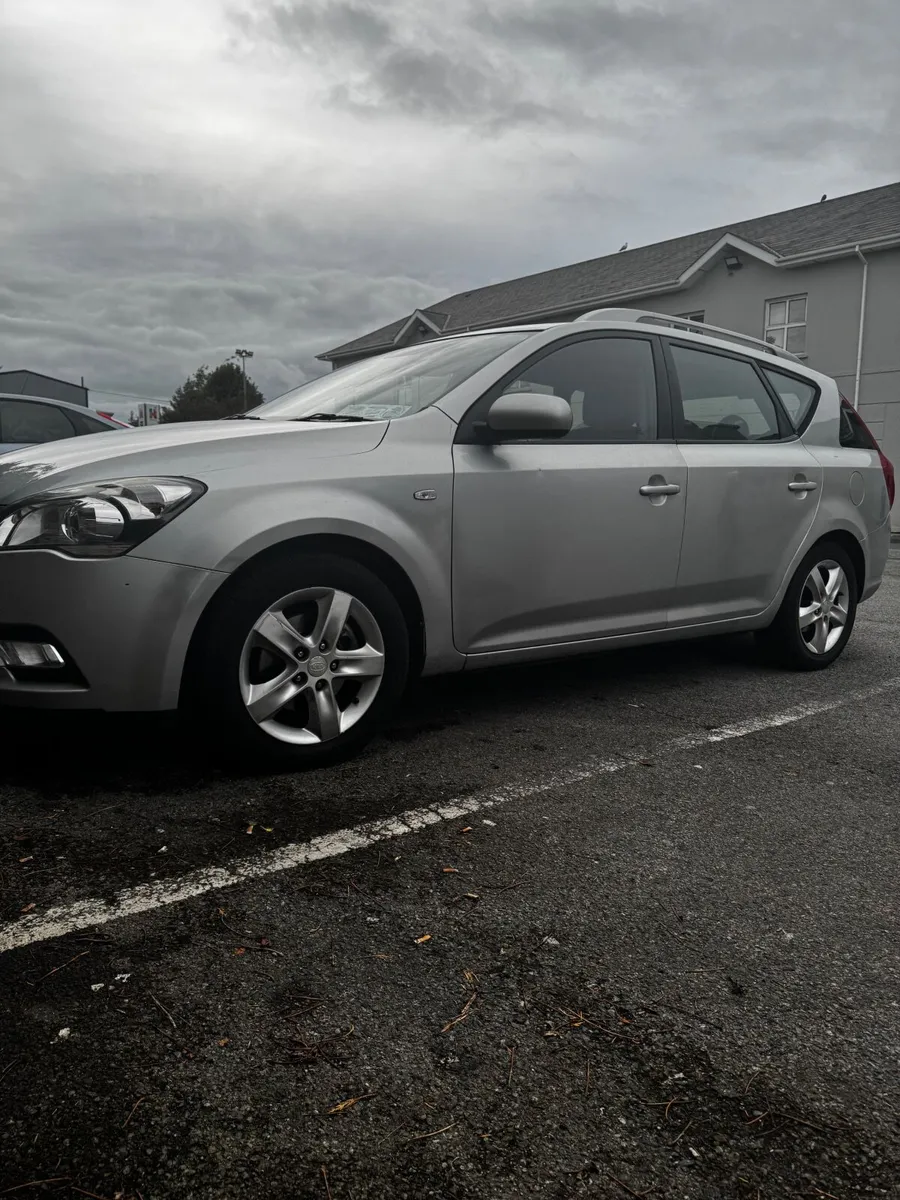 Kia Ceed 2011 - Image 4