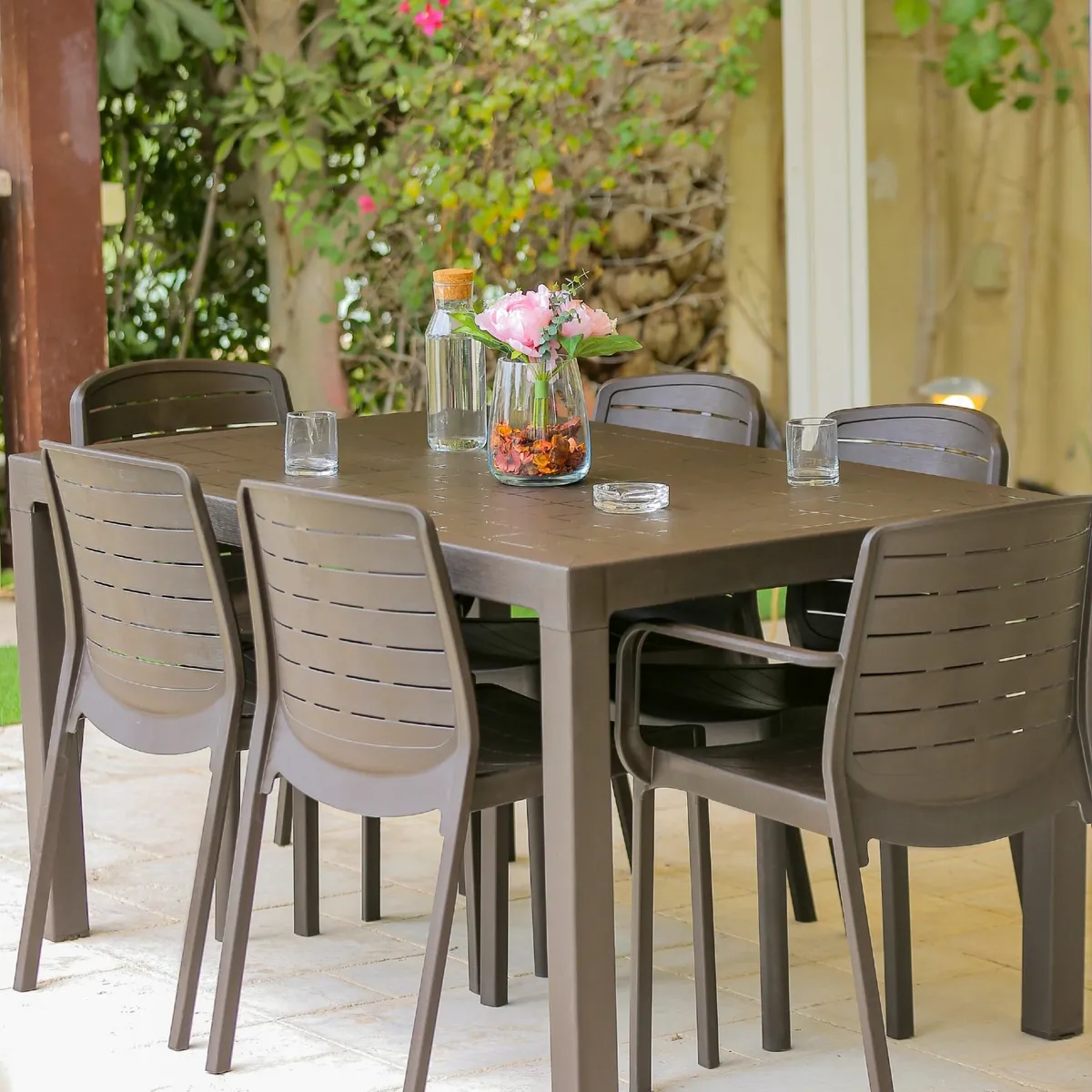 CedarGrain 6 Seater Table and Chairs - Image 2