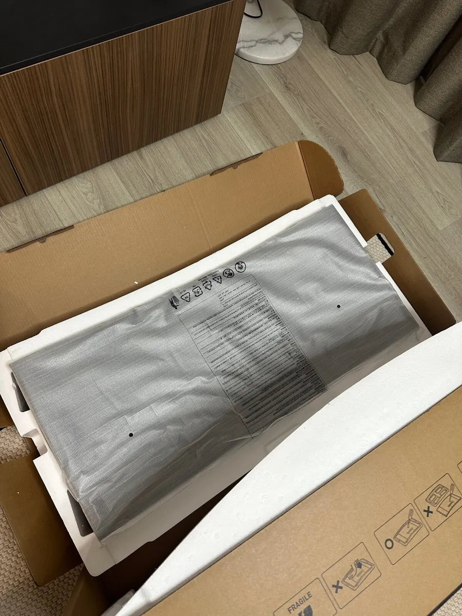 Monitor: MSI 34 inch curved- box fresh *NEW* - Image 1