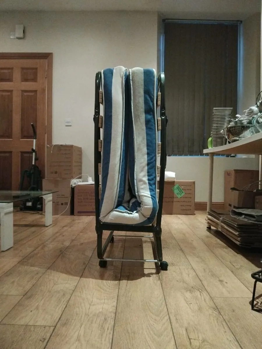 Bed - Image 1