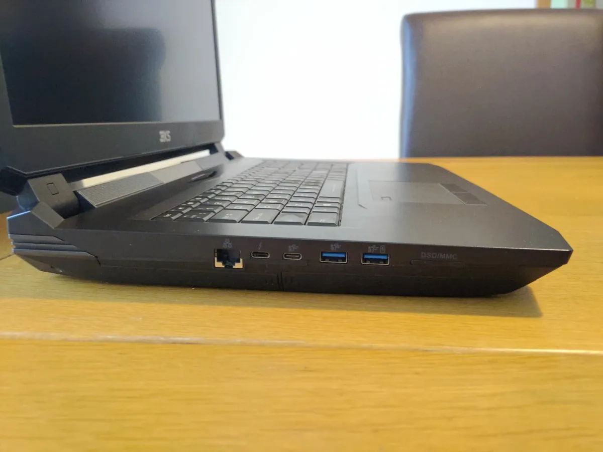 Desktop Replacement Gaming Laptop GTX1080 - Image 3