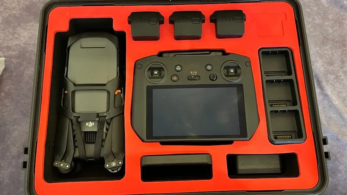 DJI Mavic 3 Pro Fly More Combo with pro controller - Image 3