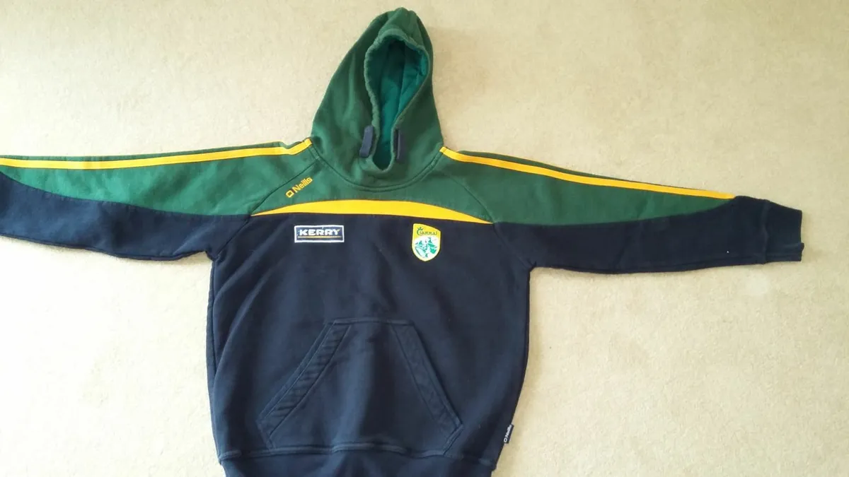 Kerry county Hoody age 10-11 - Image 1