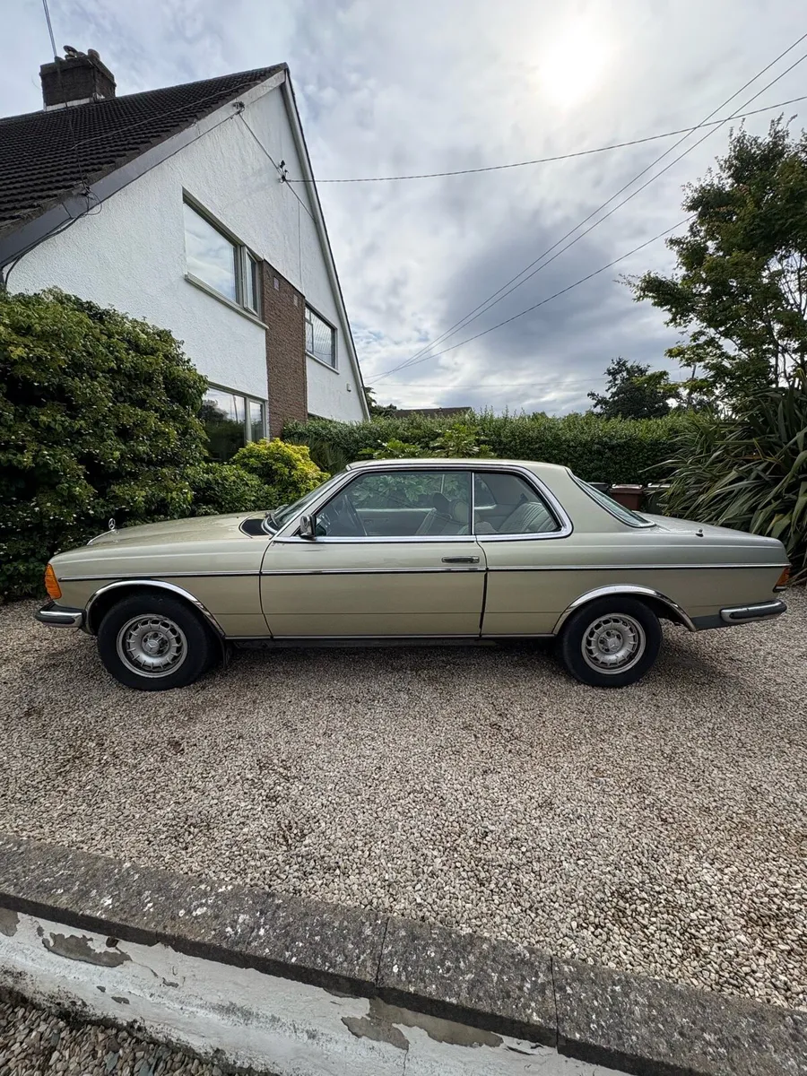 Mercedes W123 230ce 1985 - Image 2