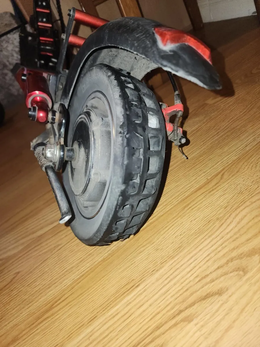 Electric scooter - Image 4