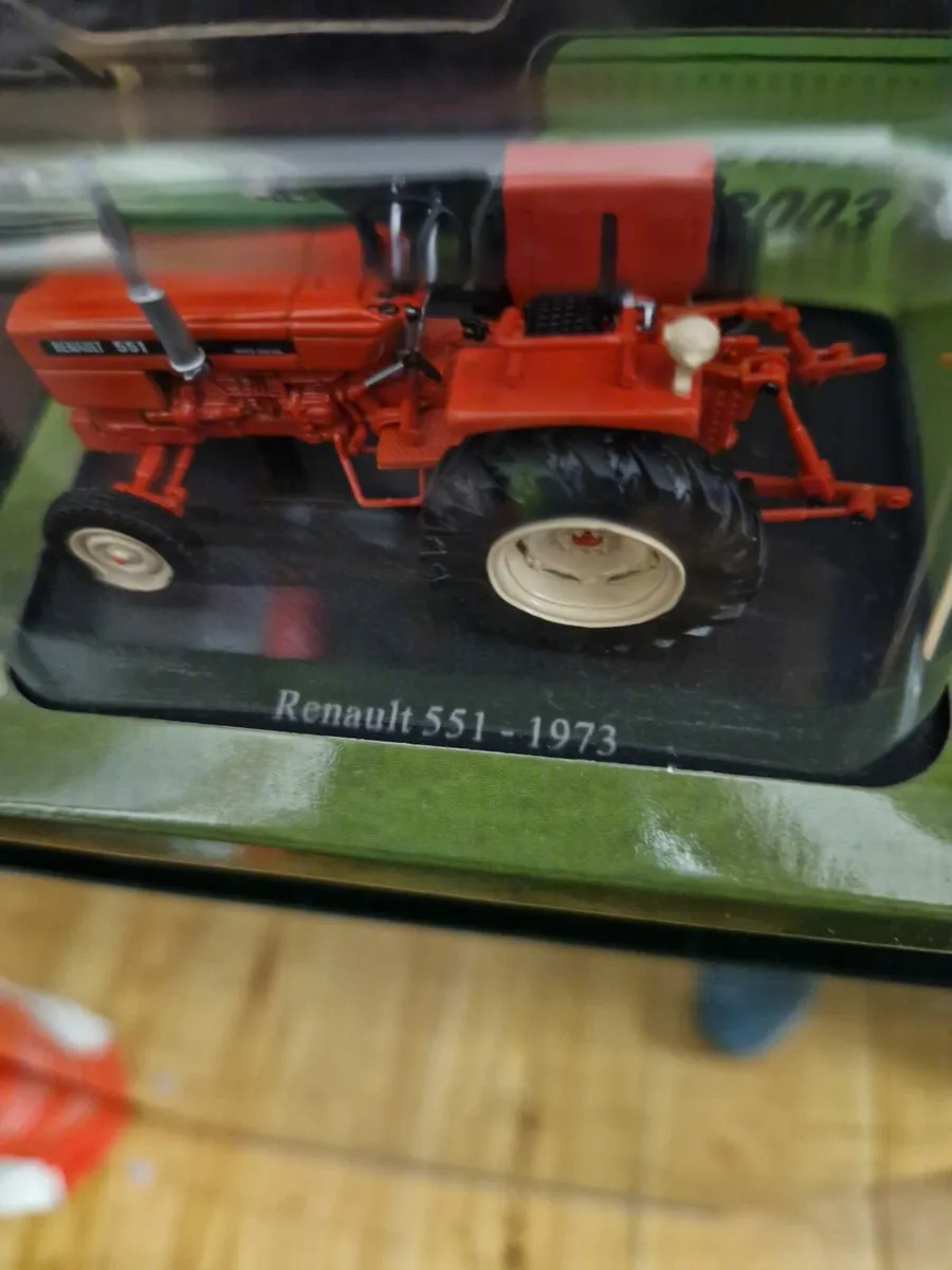 Corgi Atlas Renault Tractor - Image 2