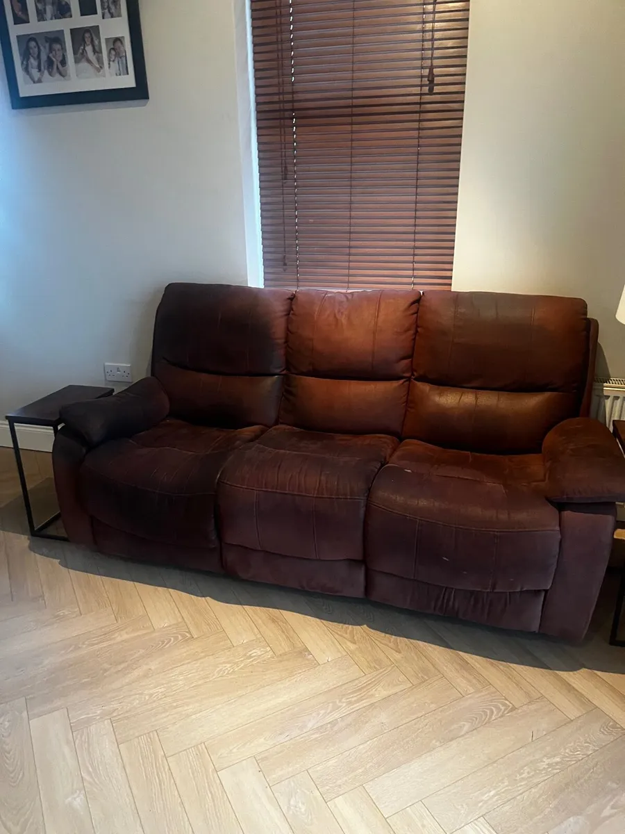 3 seater recliner - Image 1