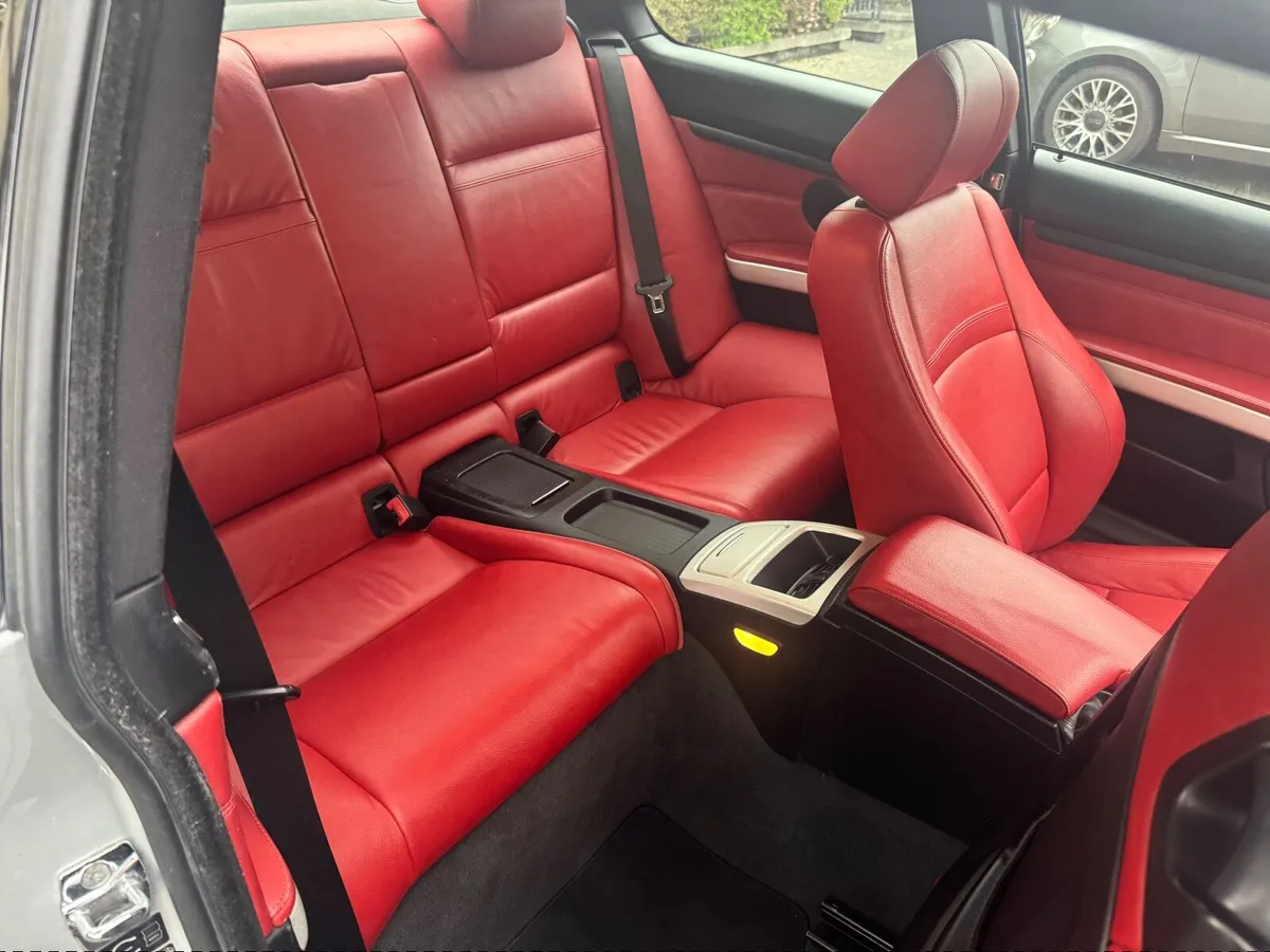 BMW 3-Series 2008 - Image 1