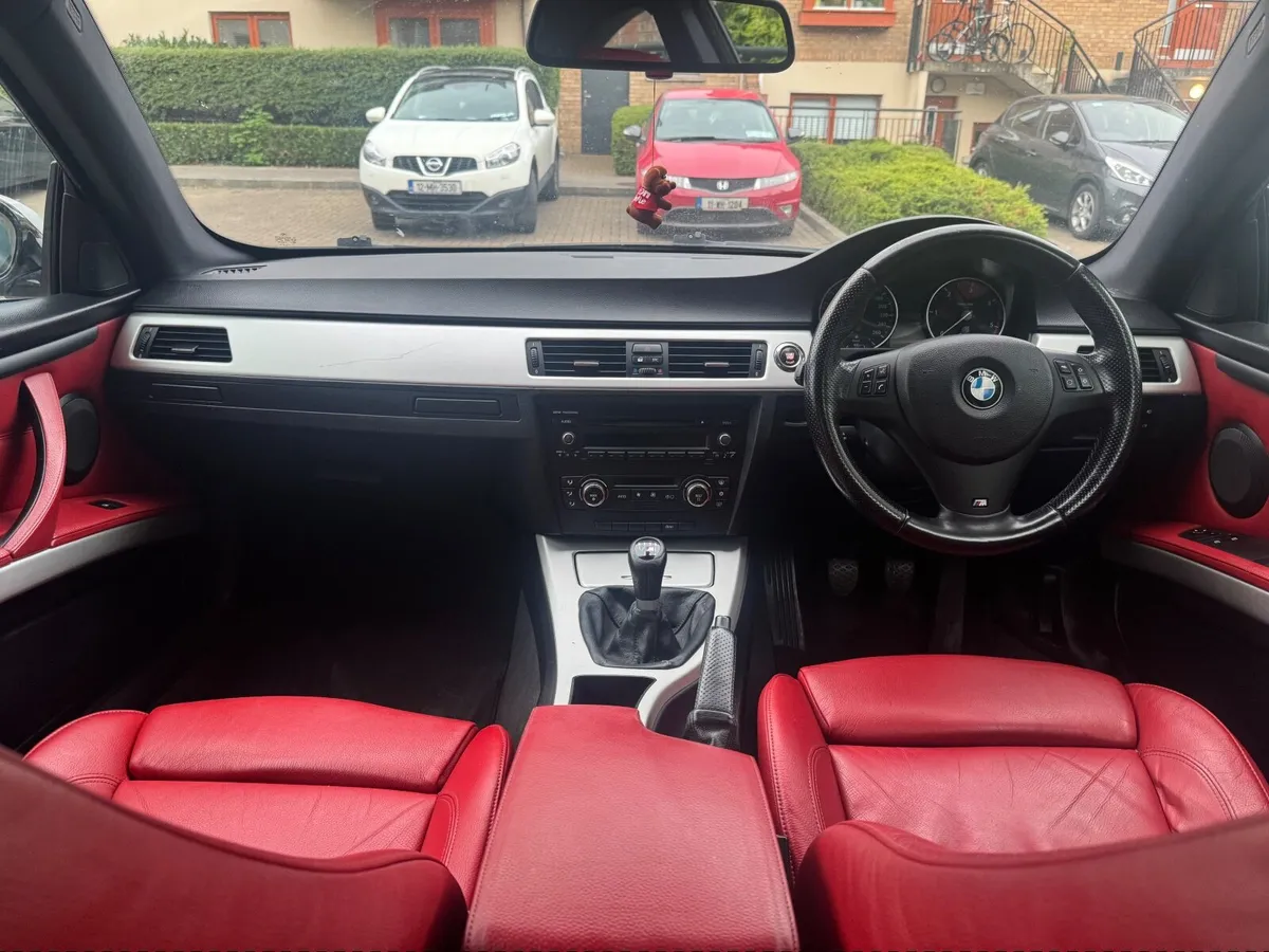 BMW 3-Series 2008 - Image 2