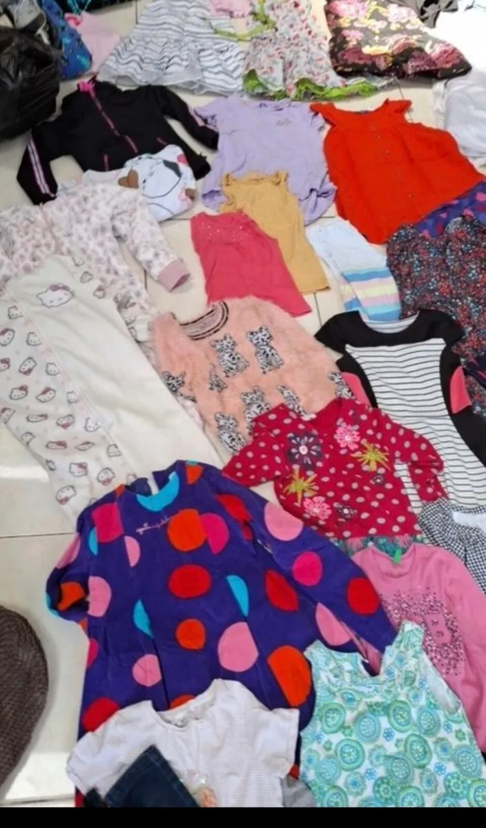 Girls clothes bundle age 6-7 - Image 3