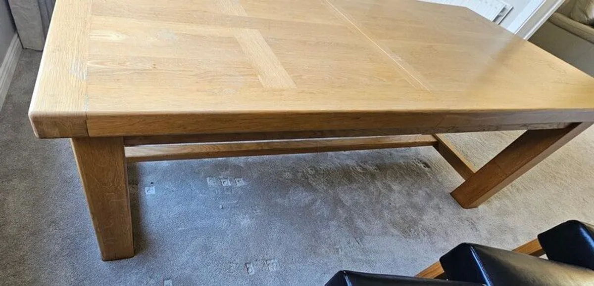 Very long and heavy Oak extendable to 10ft dining table with 8 chairs - Image 4