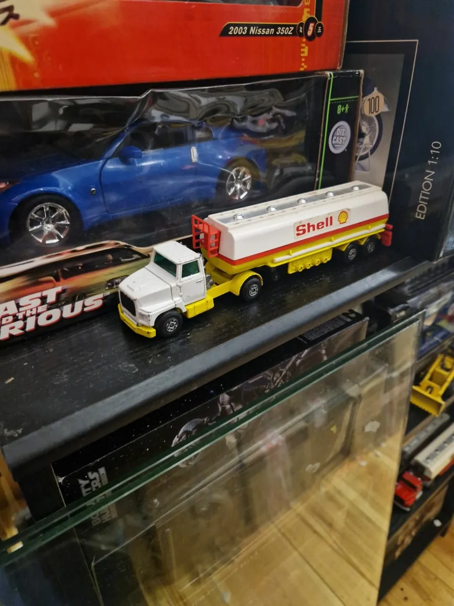 Matchbox Superkings Ford Tanker Truck - Image 1