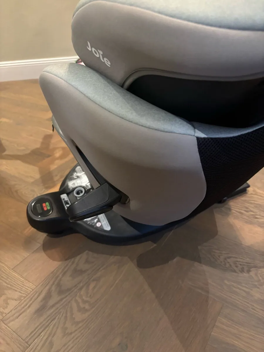 Joie spin car seat - Image 3