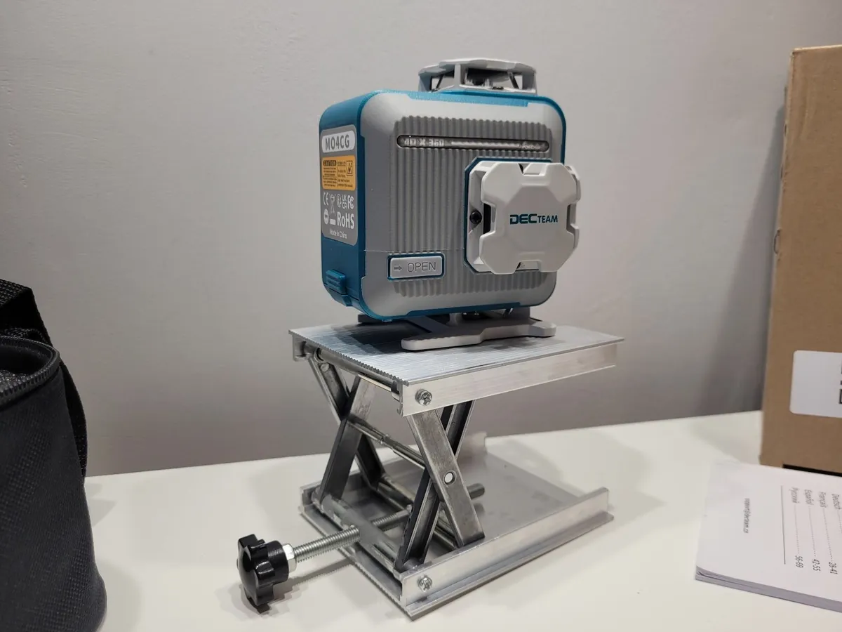 4D Compact Trade Rated Laser Level Self-levelling - Image 3