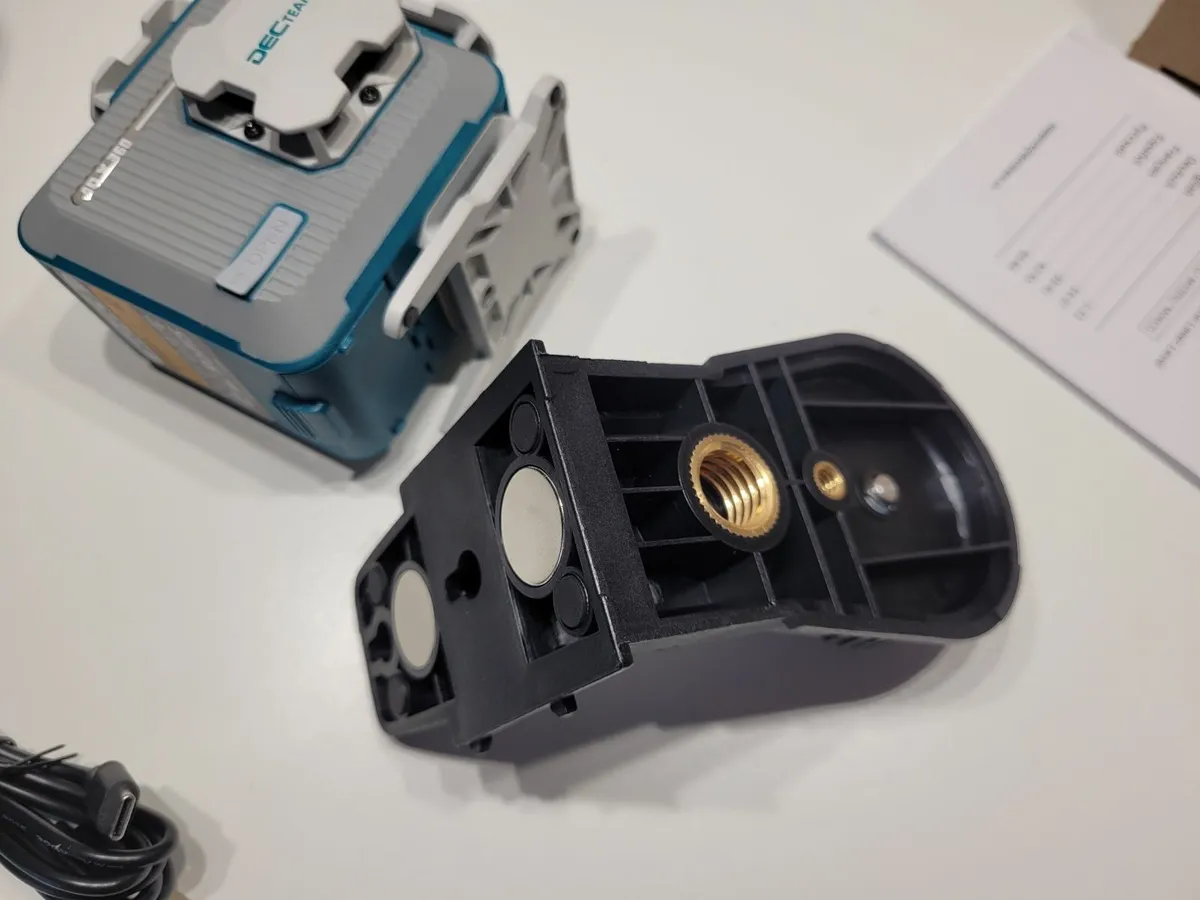 4D Compact Trade Rated Laser Level Self-levelling - Image 4