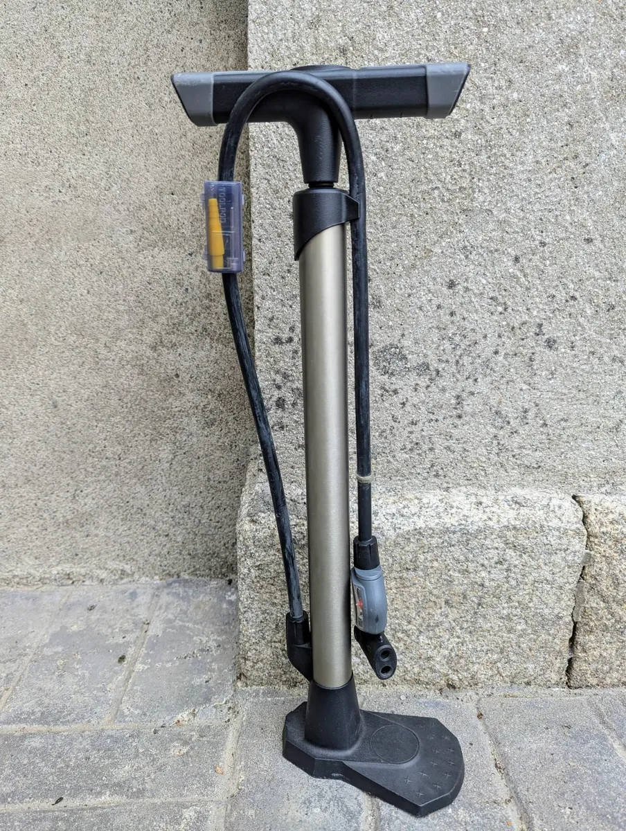 Bike lock + 180 cm cable + pump - Howth - Image 3