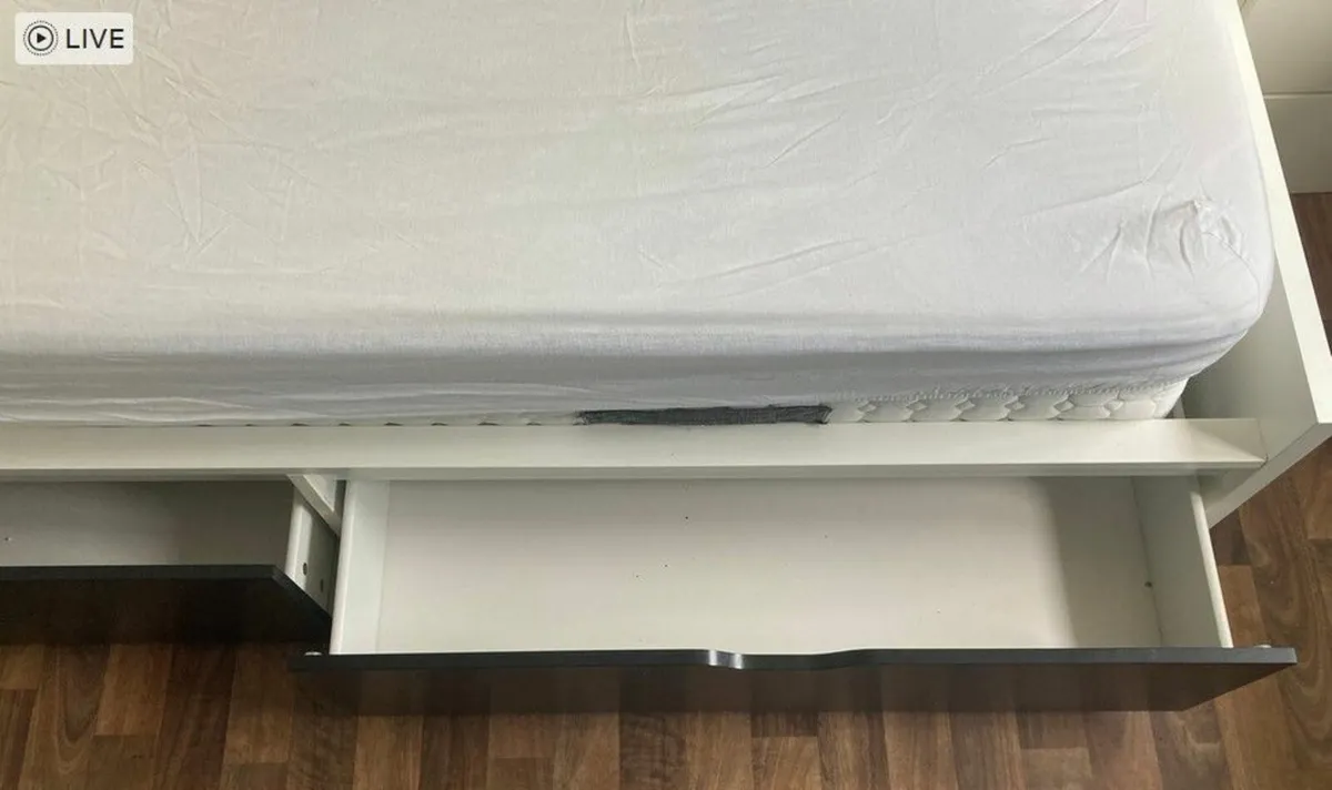 single bed - Image 2