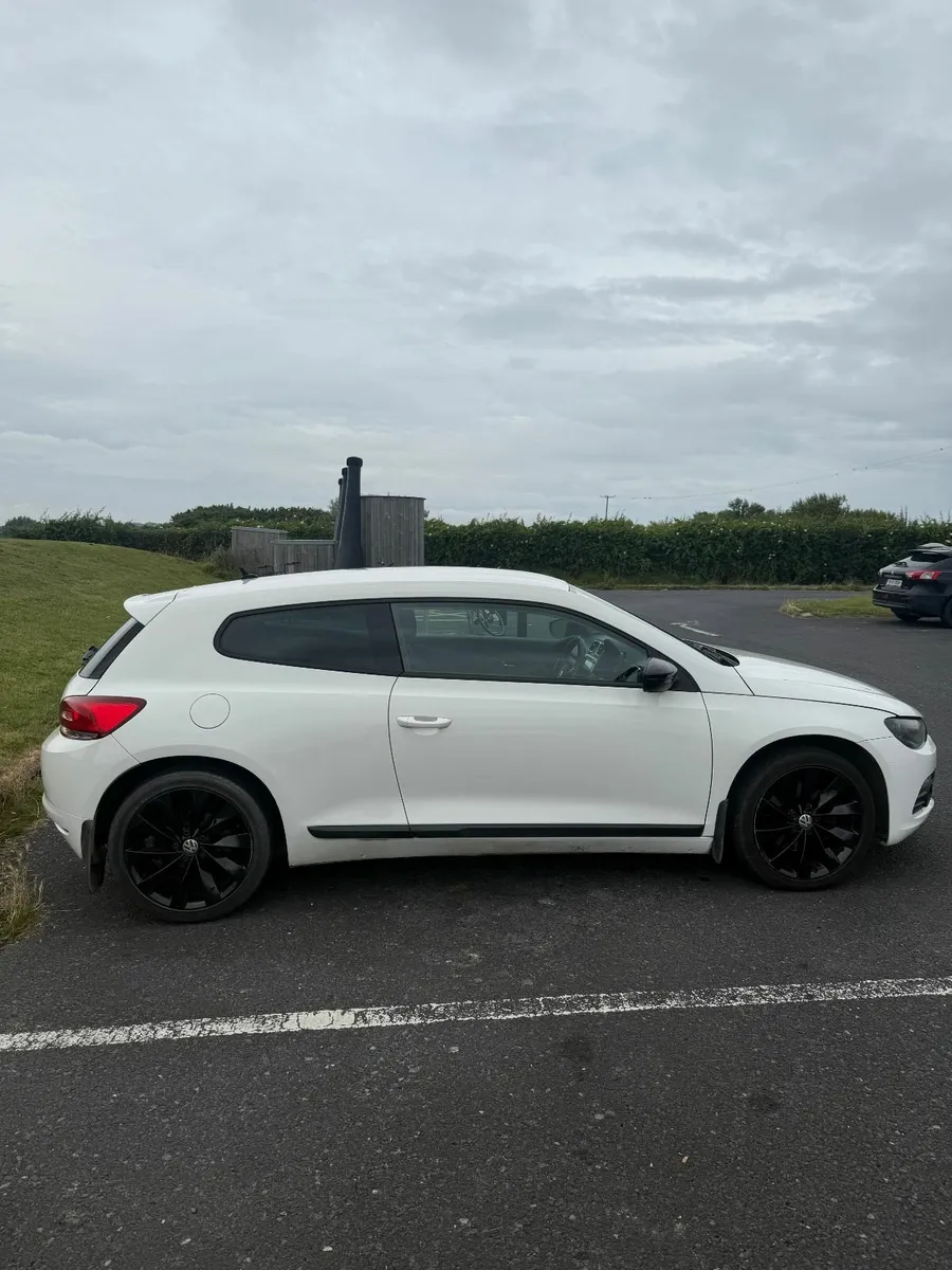 Volkswagen Scirocco 2011 - Image 4