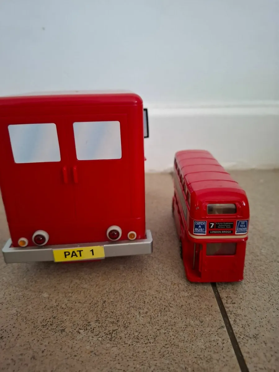 Postman Pat and model bus - Image 2