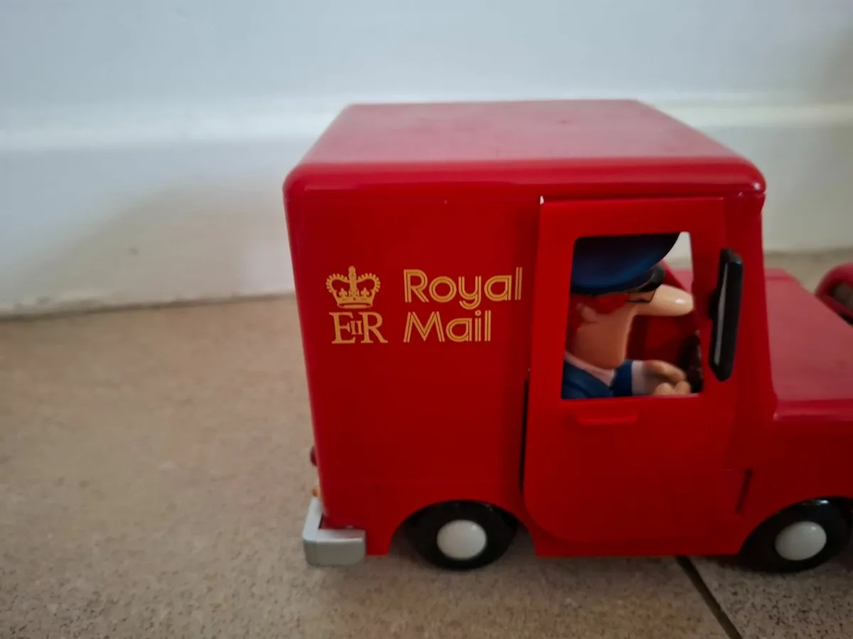 Postman Pat and model bus - Image 4