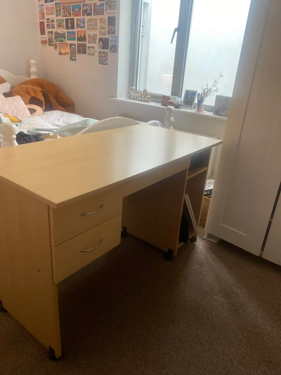 Desk - Image 2