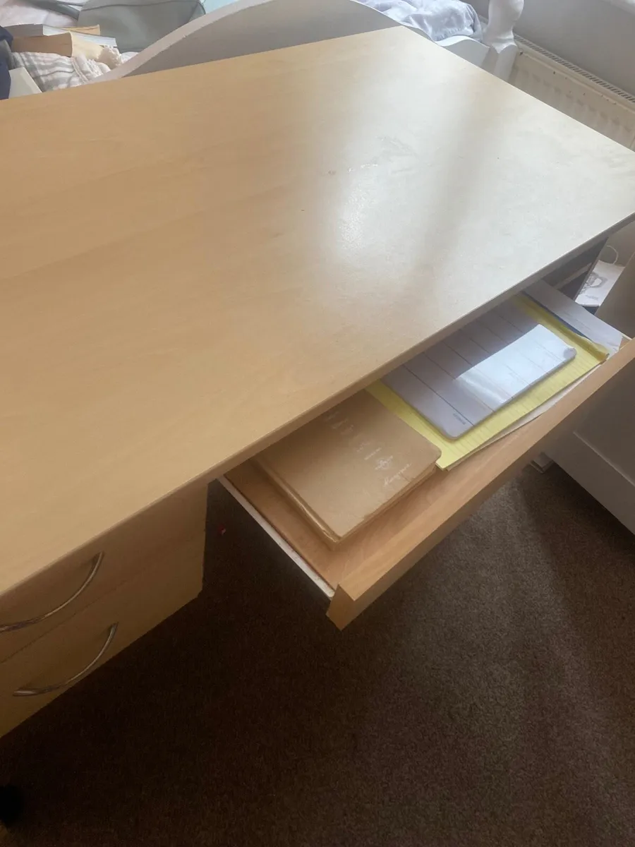 Desk - Image 4