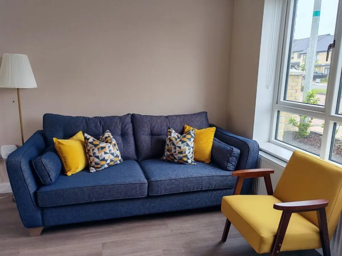 Immaculate 4 Seater Roxy Sofa Harvey Norman 2022 - Image 1