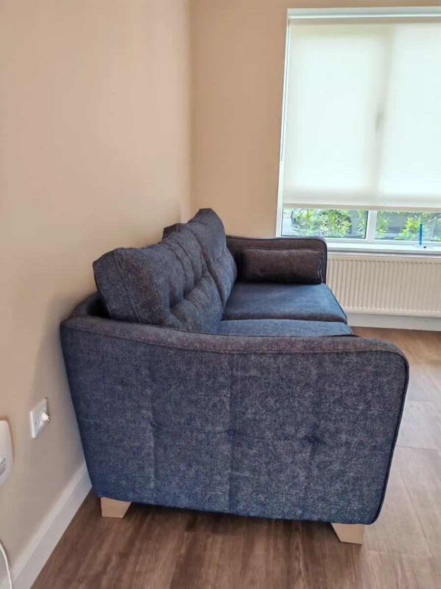 Immaculate 4 Seater Roxy Sofa Harvey Norman 2022 - Image 3