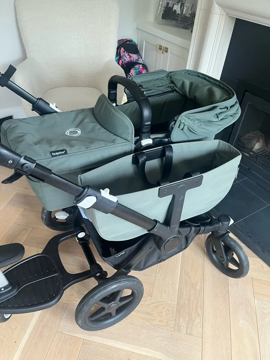Bugaboo Donkey 5 Mono with new born bassinet - Image 2