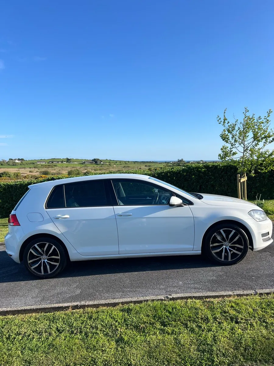 Volkswagen Golf 1.6TDI Highline MK7 (High Spec) - Image 3