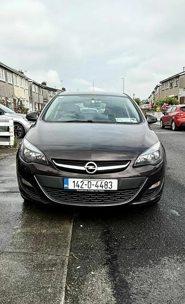 Opel Astra 2014 - Image 1