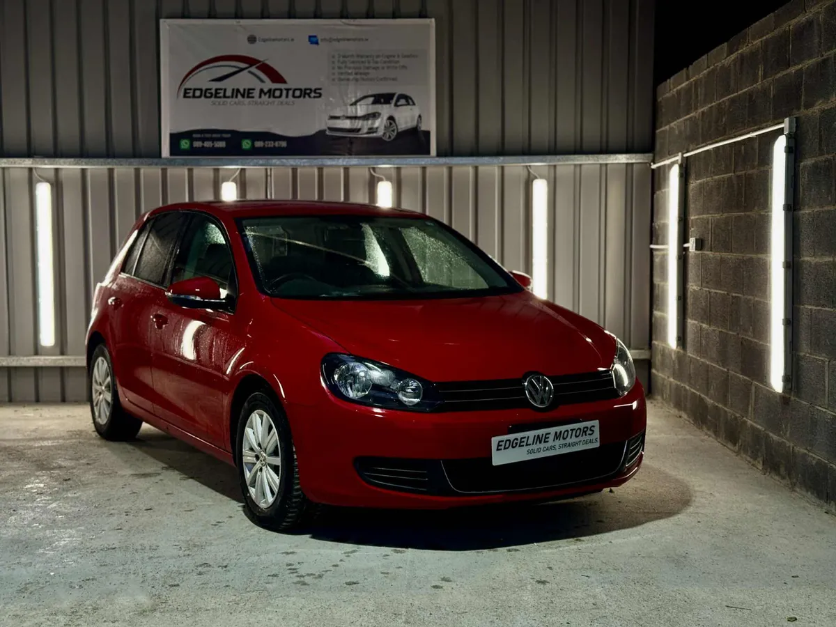 2013 VW GOLF! Auto–Immaculate only 61000km - Image 2
