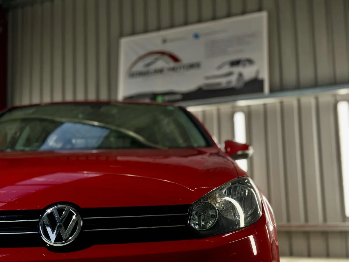 2013 VW GOLF! Auto–Immaculate only 61000km - Image 3