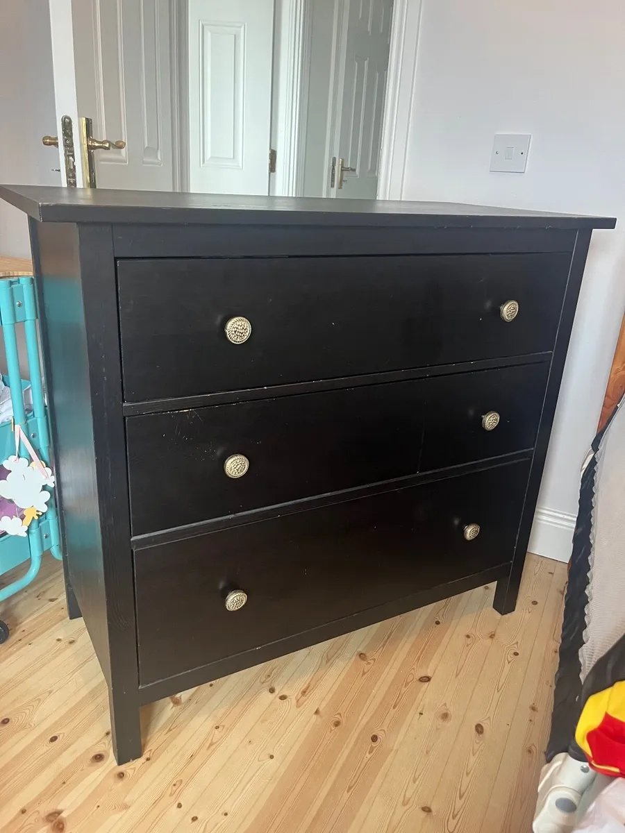 Chest of drawers - Image 1