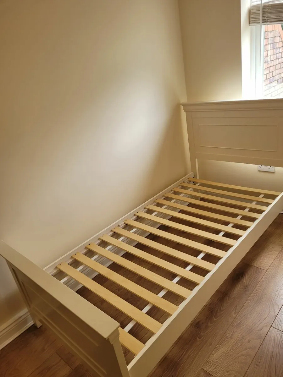Single bed and mattress - Image 2