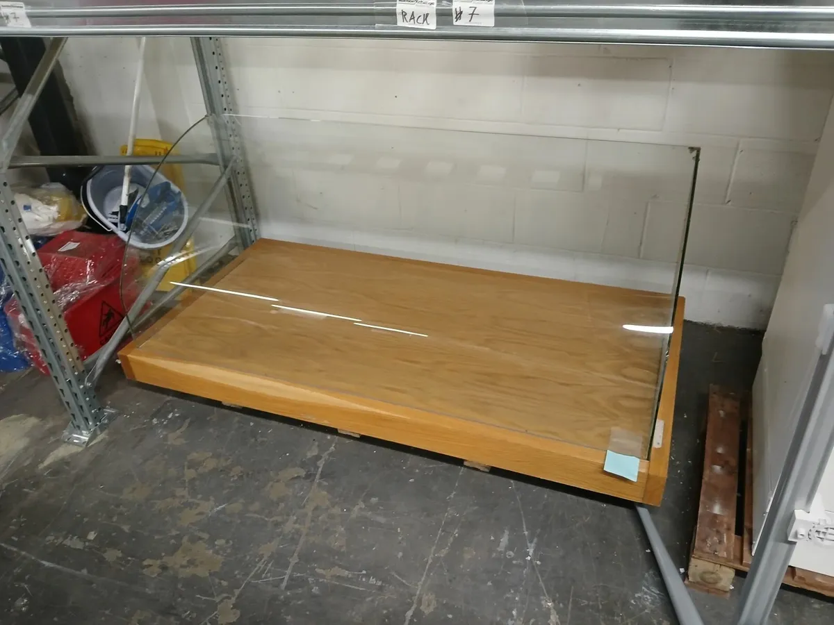 Display unit glass display delivered - Image 4