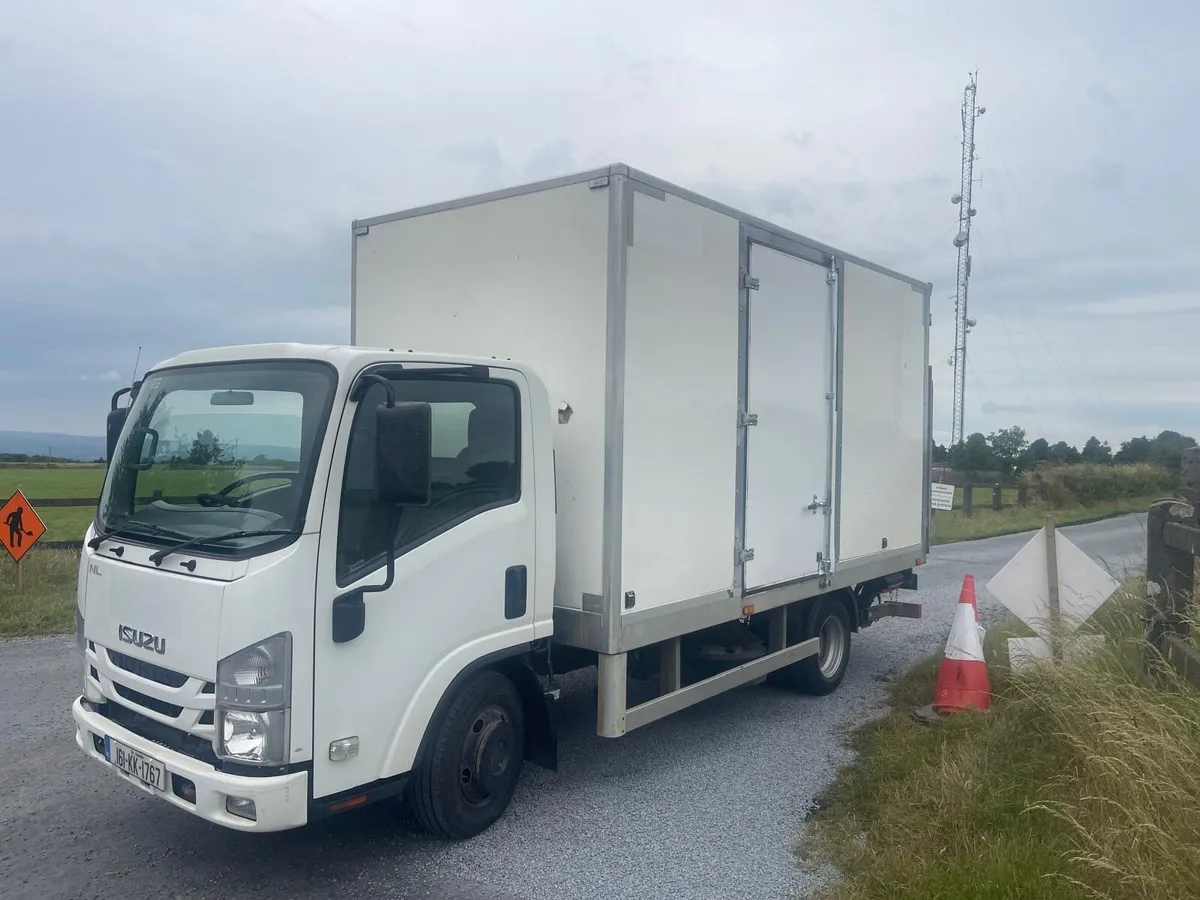 3.5 Tonne Isuzu NL - Image 3