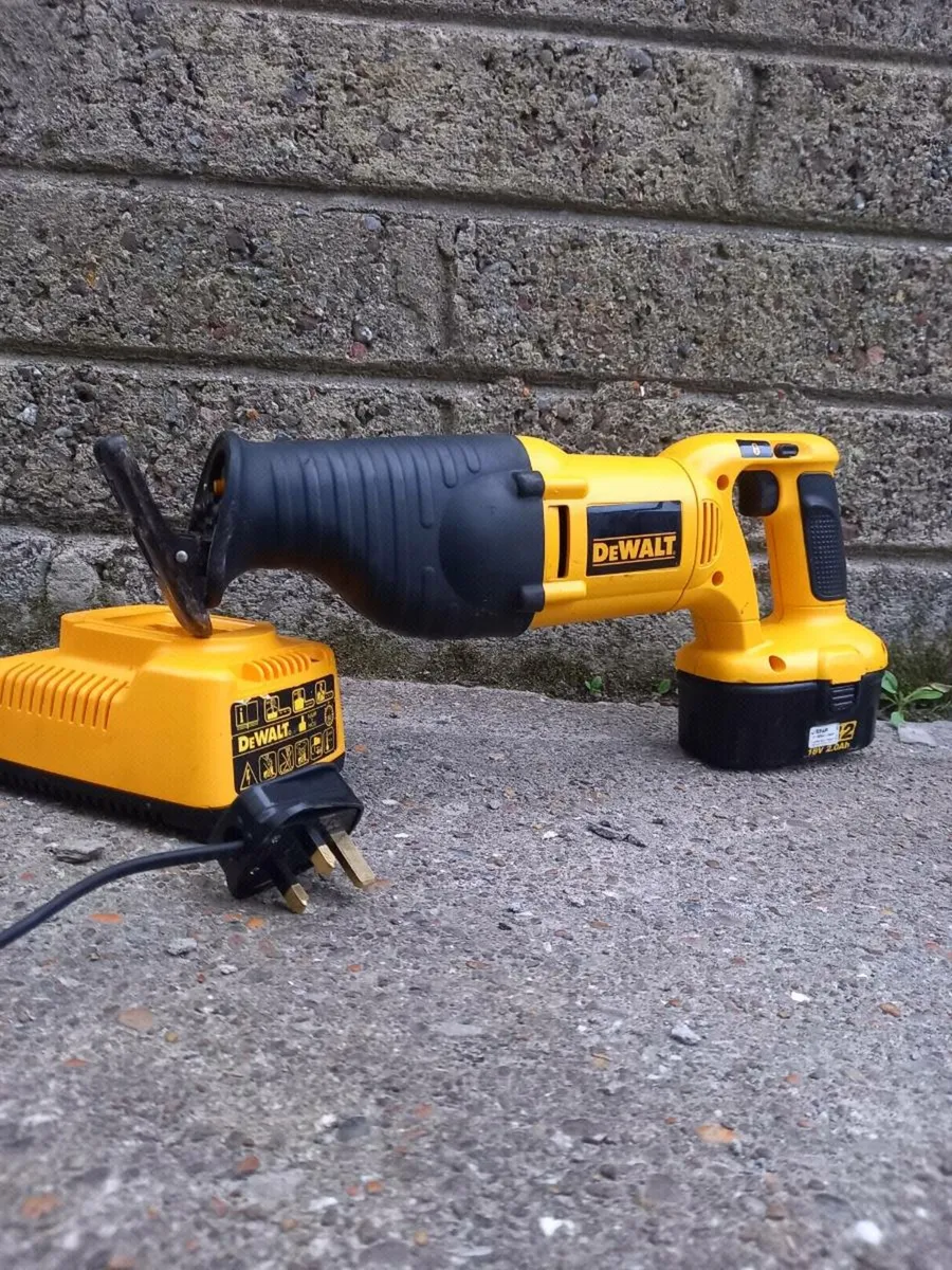 DeWalt Cordless Recip Saw - Image 3