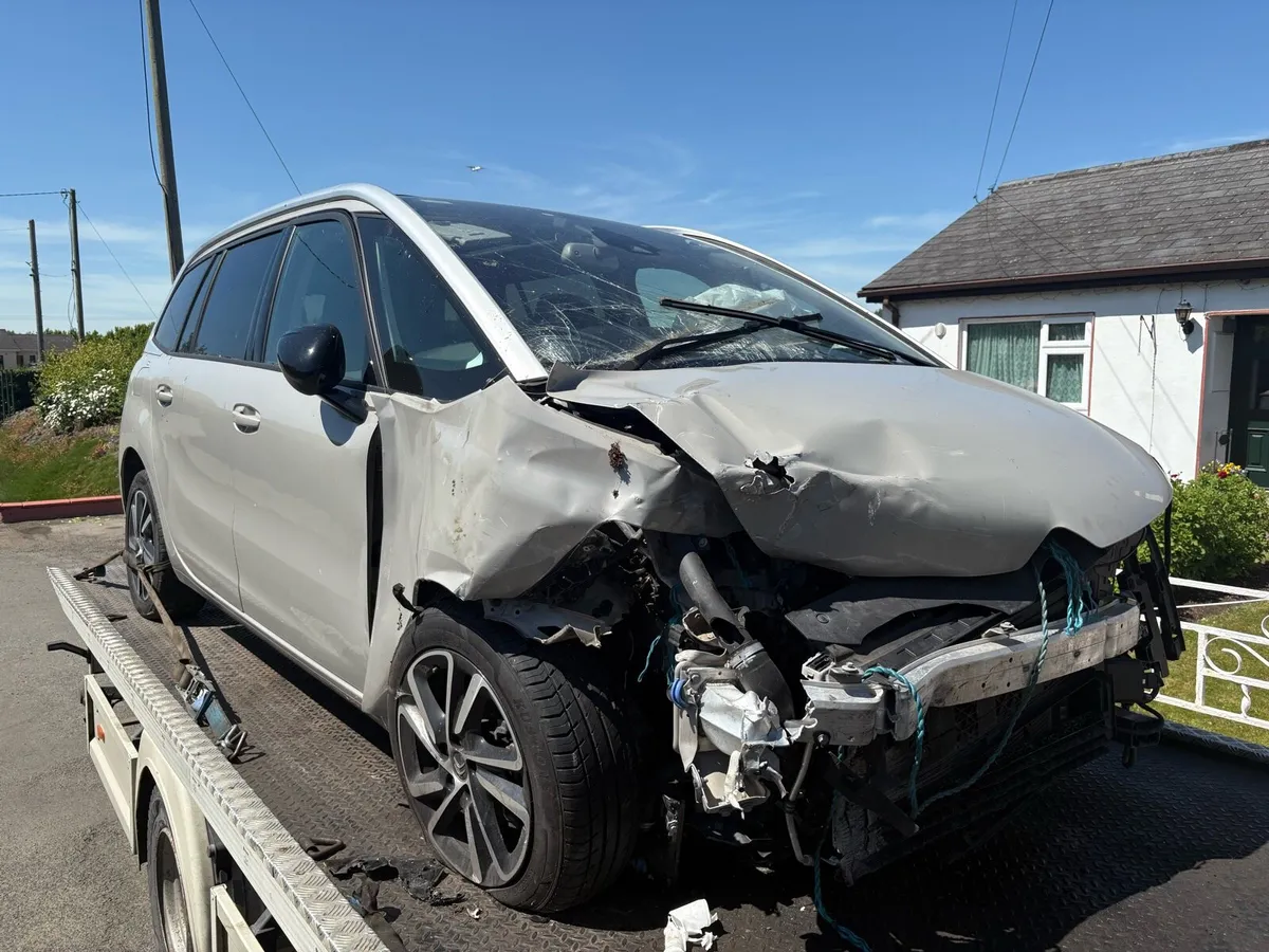 SCRAP & DAMAGED CARS WANTED € - Image 3