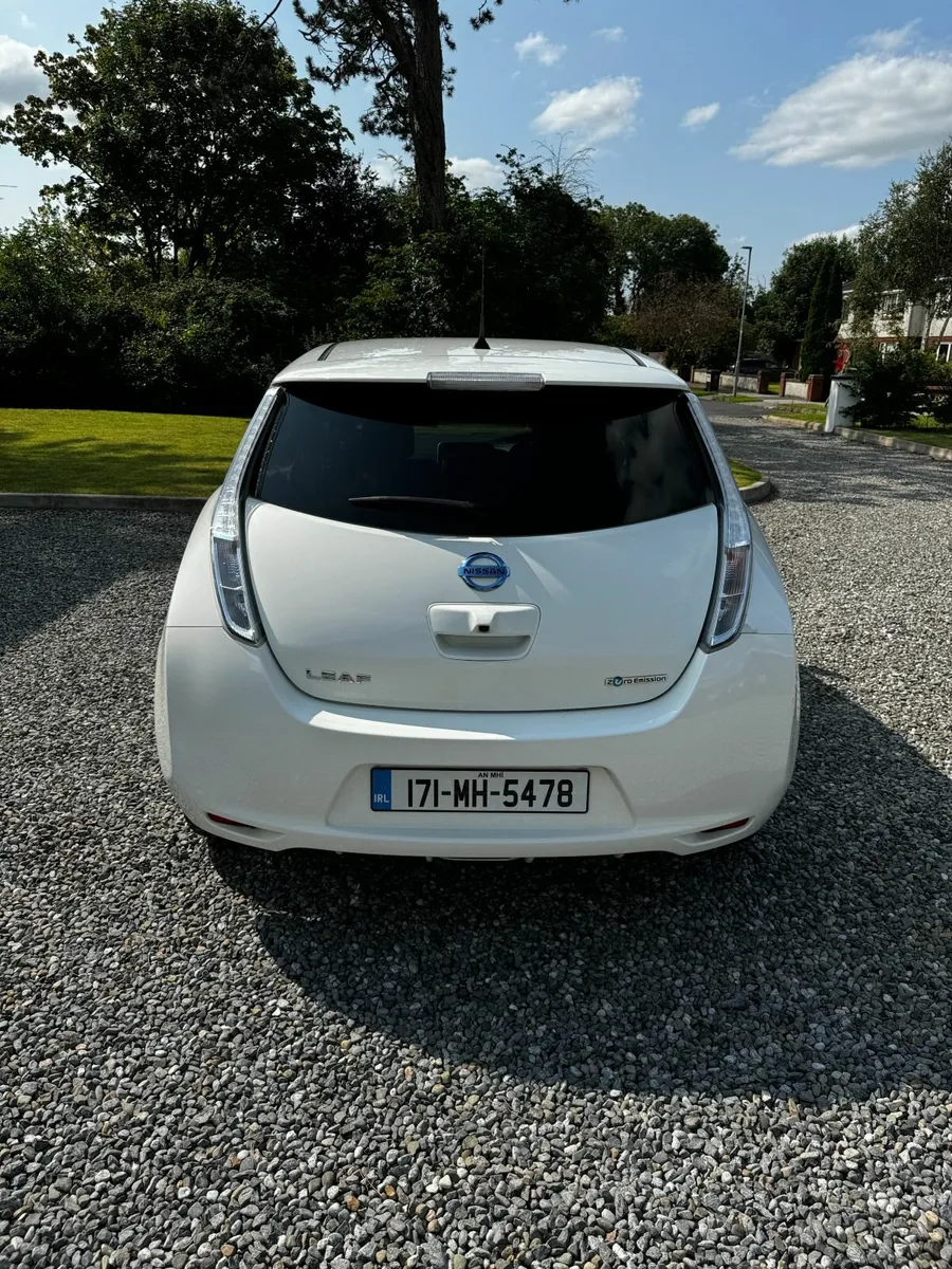 Nissan Leaf Tekna 2017 30kw - LARGEST BATTERY - Image 4
