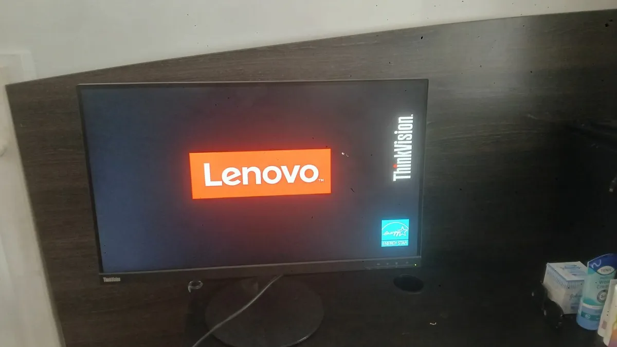 Lenovo monitor - Image 1