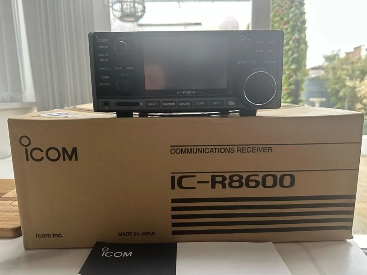 Icom IC-R8600 Communication Receiver & Extras - Image 2
