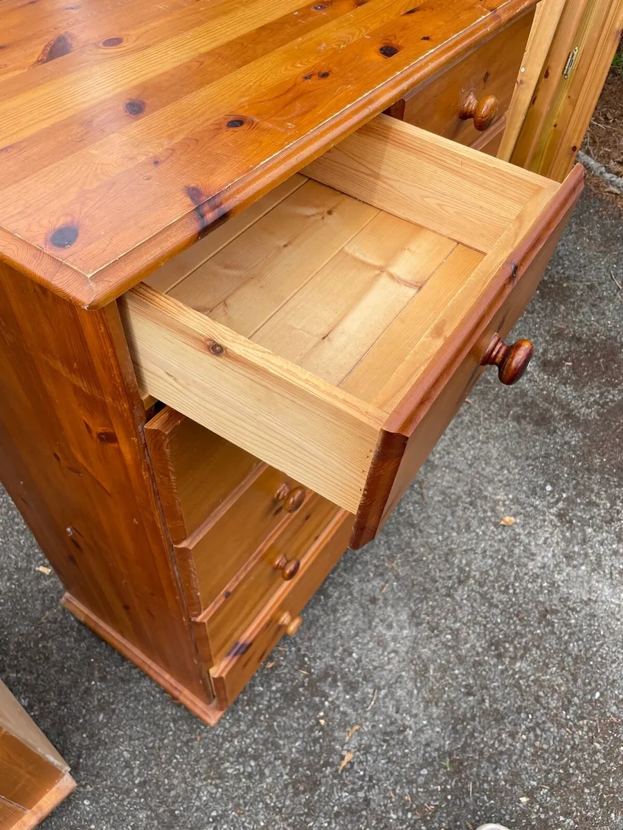 Pine chest of drawers - Image 3
