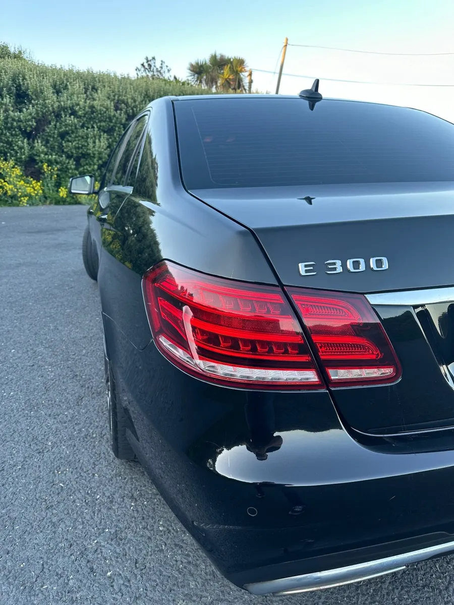 Mercedes-Benz E-Class 2013 - Image 1
