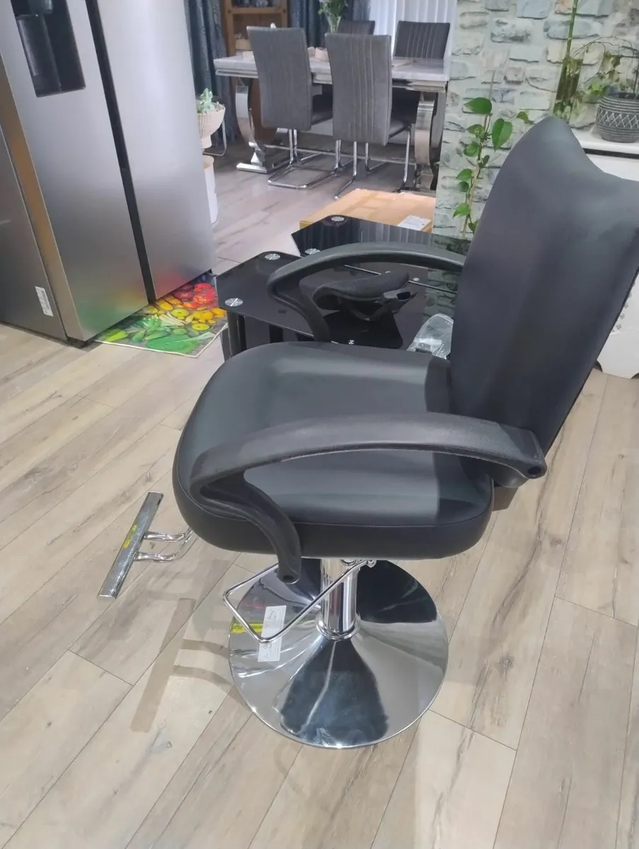 Barber chair - Image 2