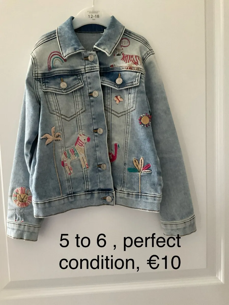 Girls jacket, 5 to 6, perfect condition