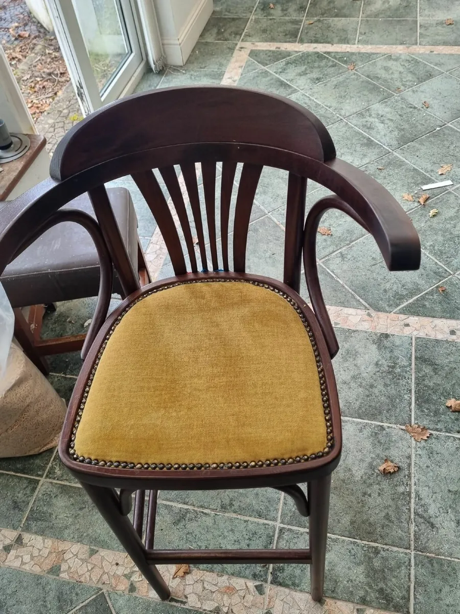 bar stool
