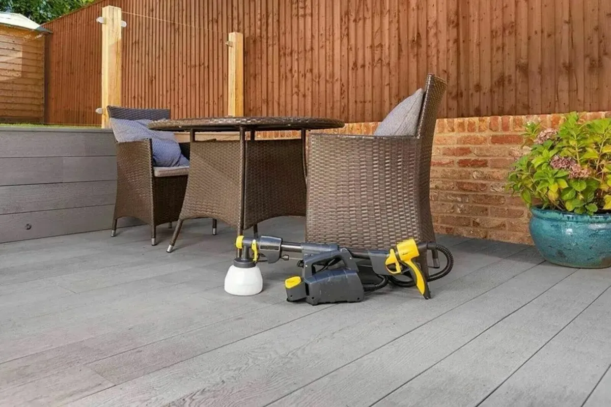 Paint Sprayer For Garden Furniture & Decks - Image 3