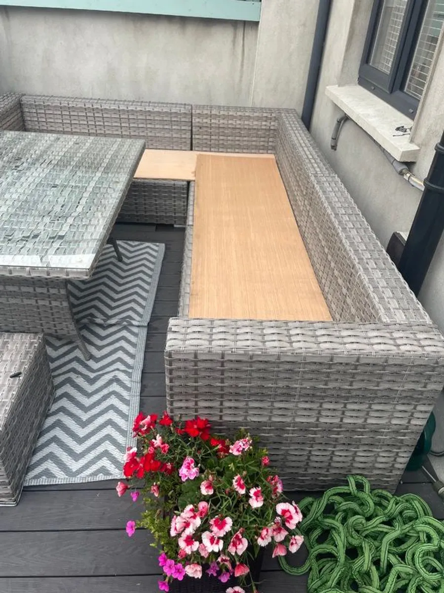 Corner garden suite - Image 2